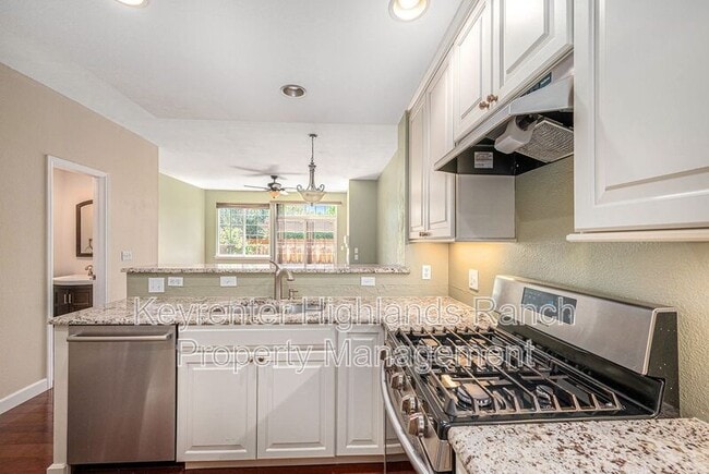 Building Photo - 9021 W Phillips Dr