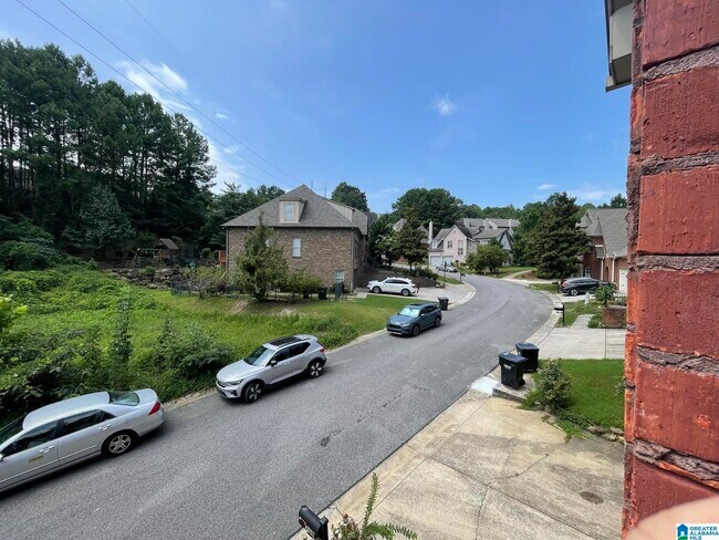 Building Photo - 208 Castlehill Dr