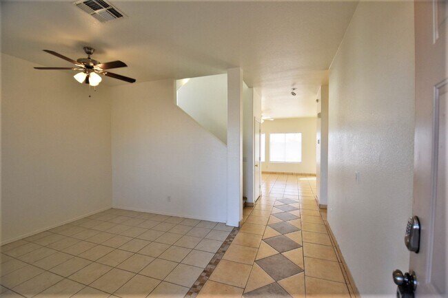 Foto del edificio - 16225 W Woodlands Ave