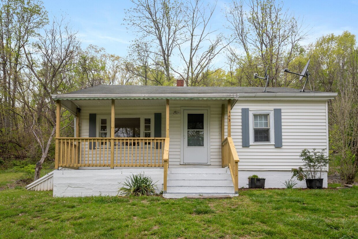 Foto principal - Charming 4-Bedroom Home in Peaceful Rural ...