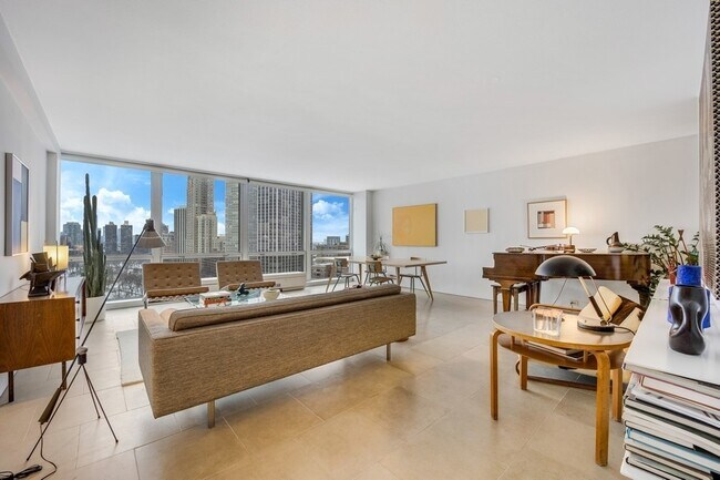 Foto del edificio - 330 W Diversey Pkwy