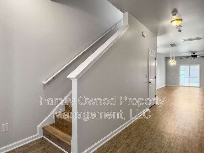 Foto del edificio - 205 Cypress Marsh Rd