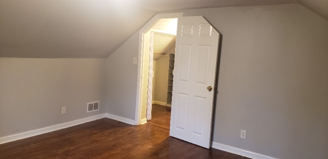 Building Photo - 3704 Luken Dr