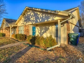 Building Photo - 1215 Clearwater Dr
