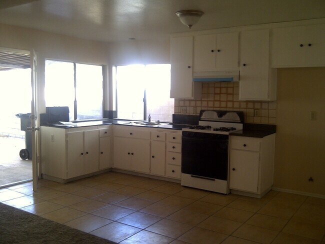 Building Photo - 4277 Noyer Ln