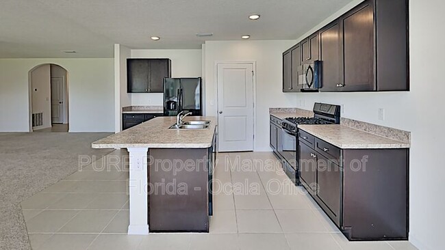 Building Photo - 9726 Pepper Tree Pl