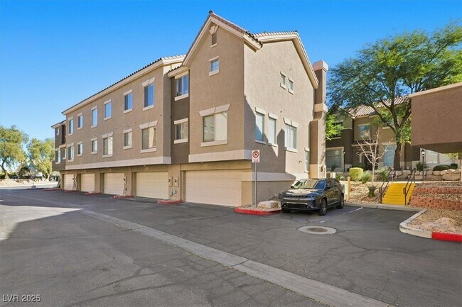 Foto del edificio - 2755 Fountain Ridge Ln