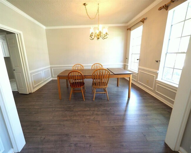Foto del edificio - 15122 Greenleaf Ln