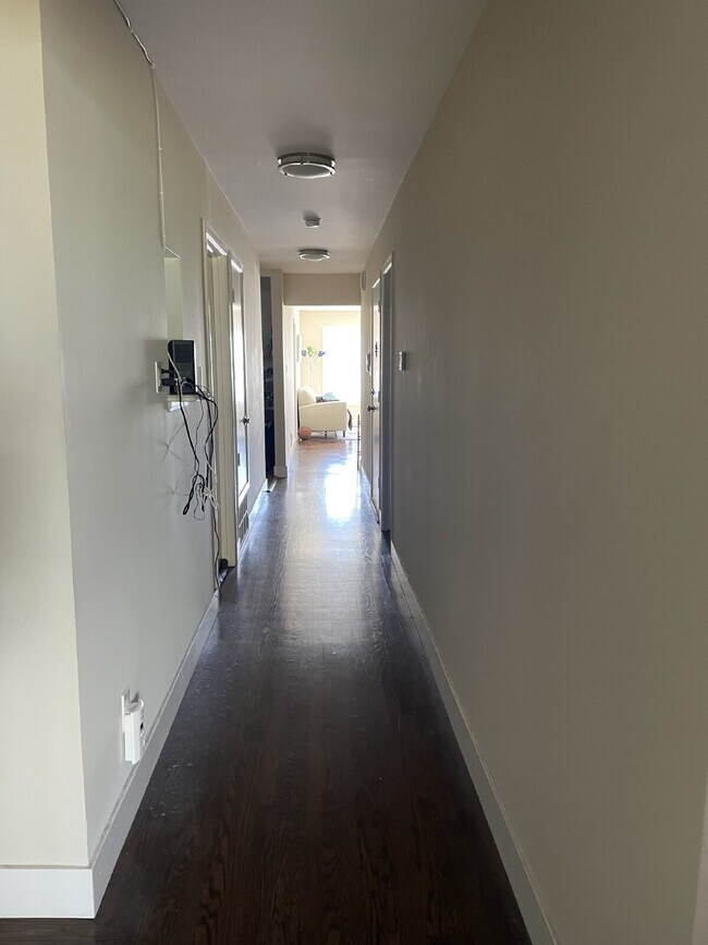 Foto del edificio - Large Private Bedroom in Sunset / Parkside near McCoppin Square and Taraval Corridor