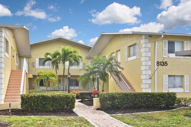 Foto del edificio - 8135 Country Rd