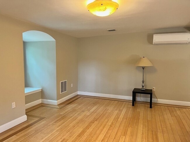 Building Photo - 32 Chesley Rd