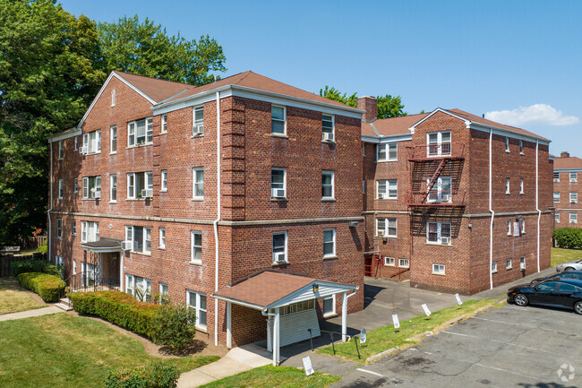 Building Photo - Edgar Gardens