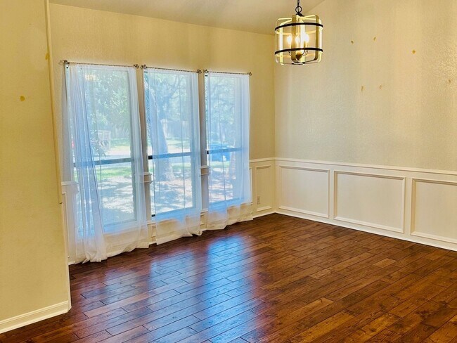 Foto del edificio - 5 Bedroom Single Family Home close to Medi...