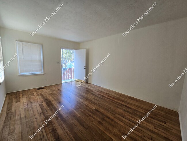 Foto del edificio - 1264 Byewood Ln SW