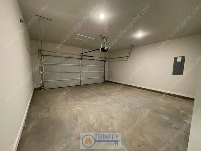 Foto del edificio - Beautiful and spacious! Ready for move in!