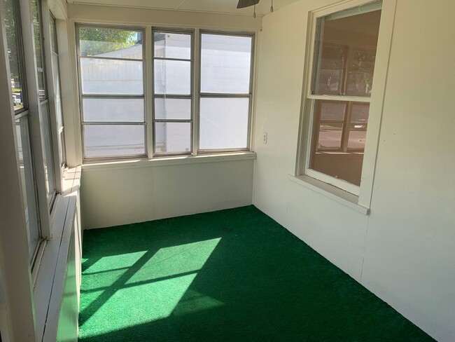 Foto del edificio - 4 BR/2 BATH HOUSE NEAR AUGUSTANA & USF W/ ...