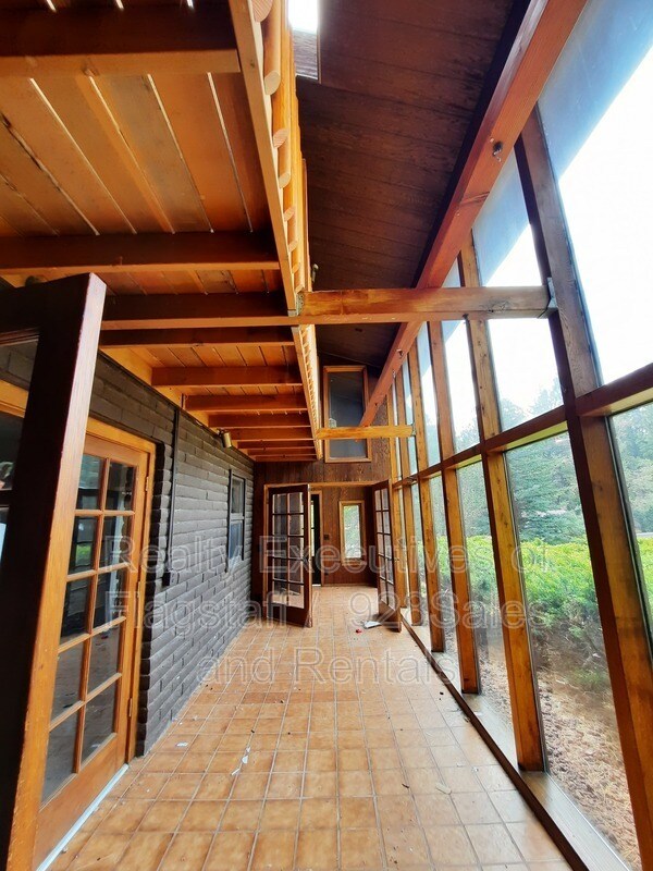 Foto del edificio - 2051 N Timberline Rd