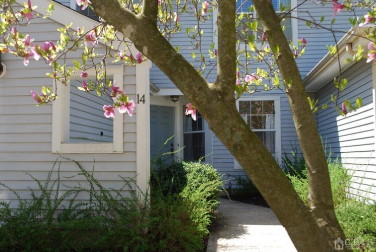 Foto principal - 14 Trumbull Ct