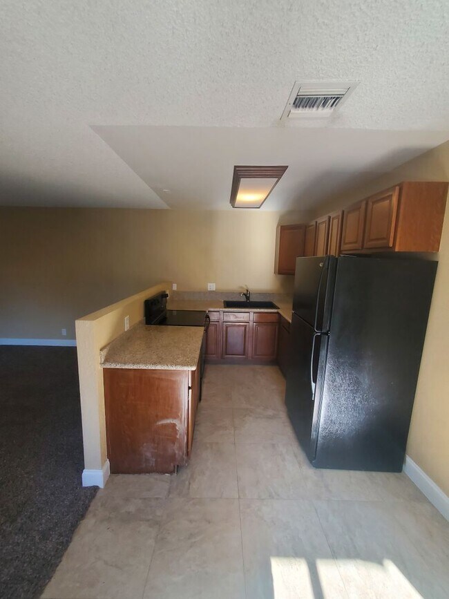 Building Photo - Beautiful 1 bedroom 1 full bathroom upstai...