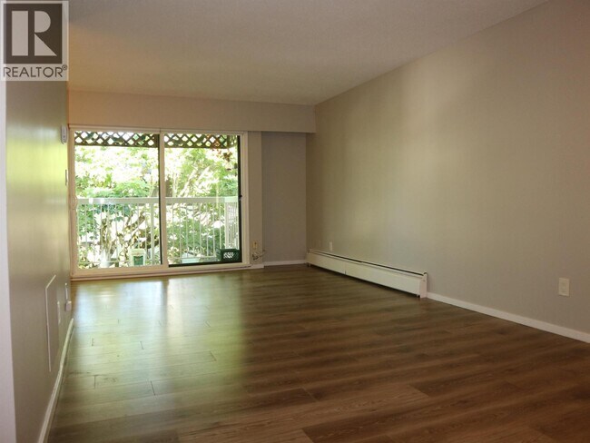 Photo du bâtiment - 8060 Ryan Rd