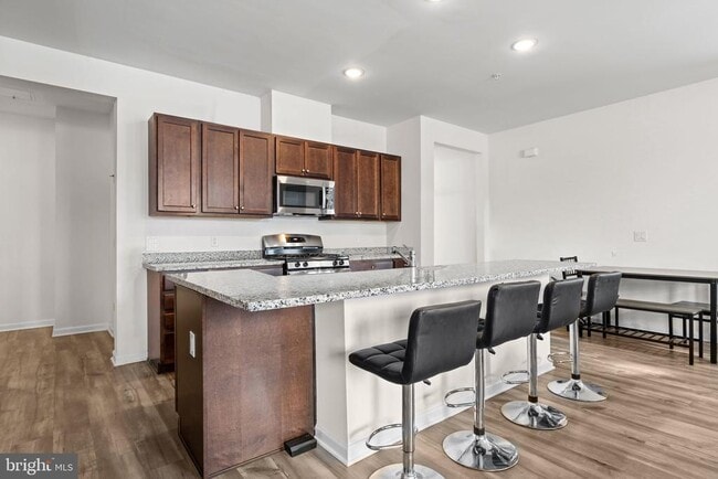 Building Photo - 228 Park Ln