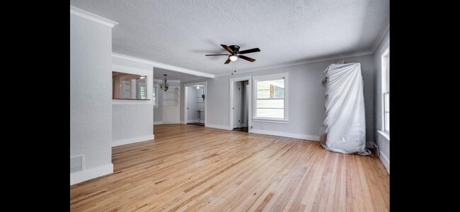 Foto del edificio - 702 W Brockett St