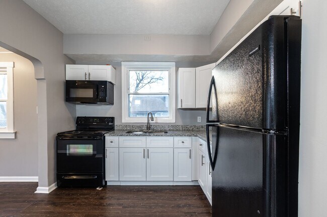 Building Photo - A Great 2 Bed/1 Bath Home With a Loft