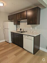 Building Photo - 1822 S 95th St