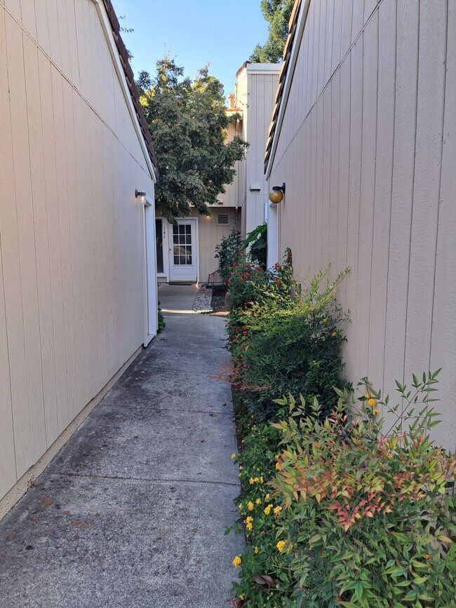Building Photo - Secluded, Updated, & Spacious!
