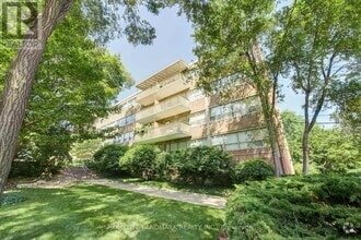 Building Photo - 160-160 The Donway W