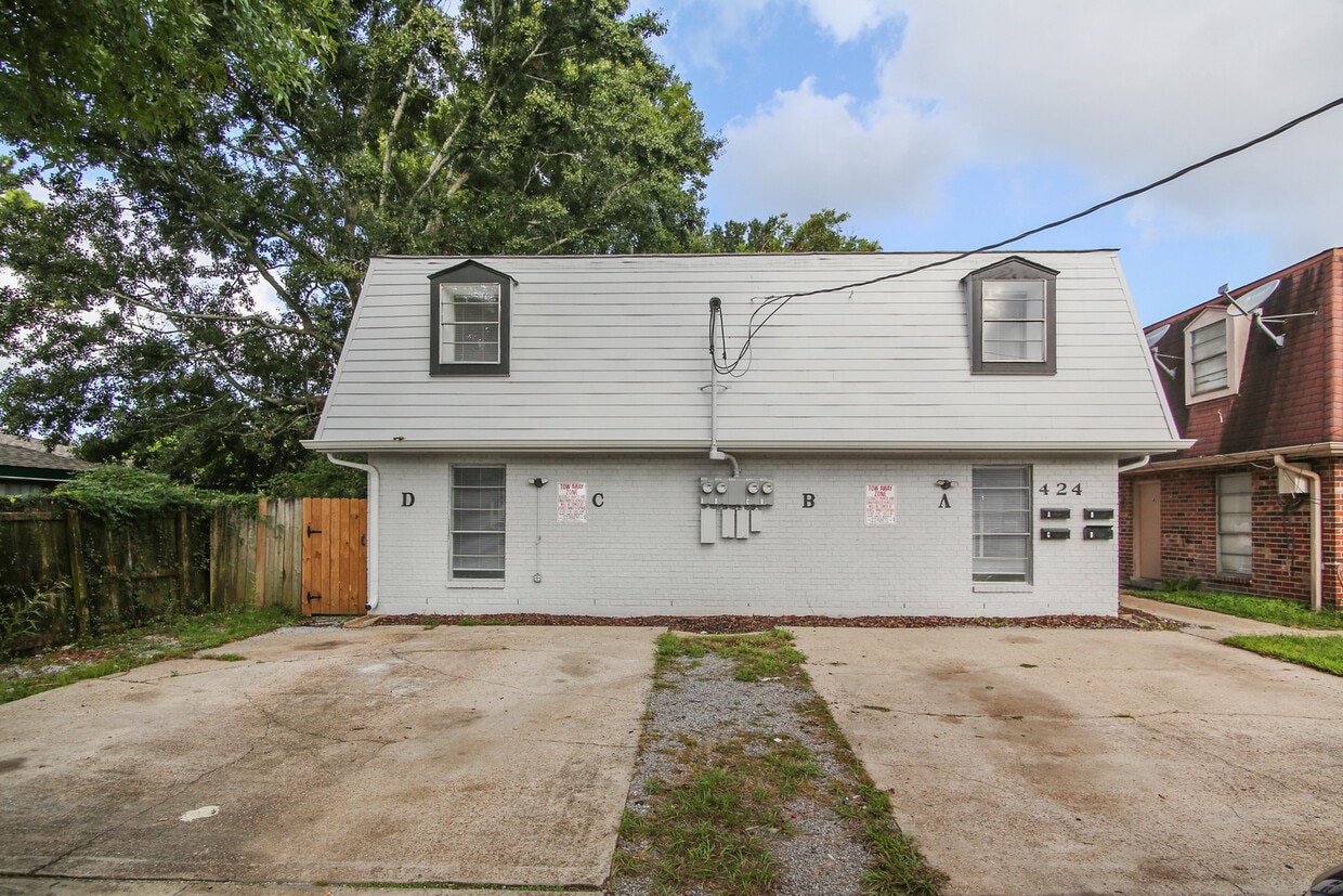Primary Photo - 424 Deckbar Ave