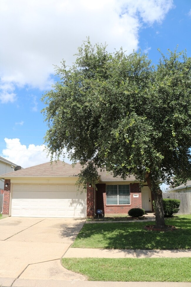 Building Photo - 5911 S Brenwood Dr