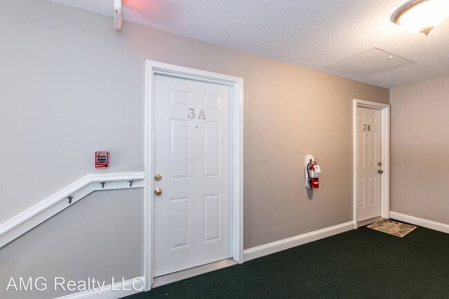 Building Photo - 2 br, 2 bath House - 3481 Forestdale Drive...