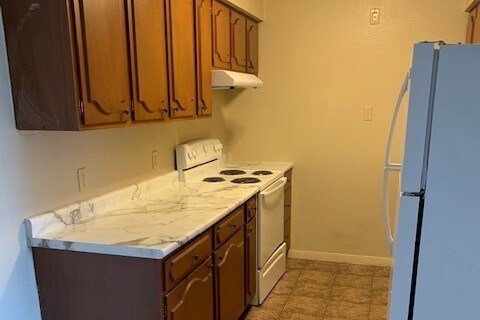 kitchen - 407 W Main St