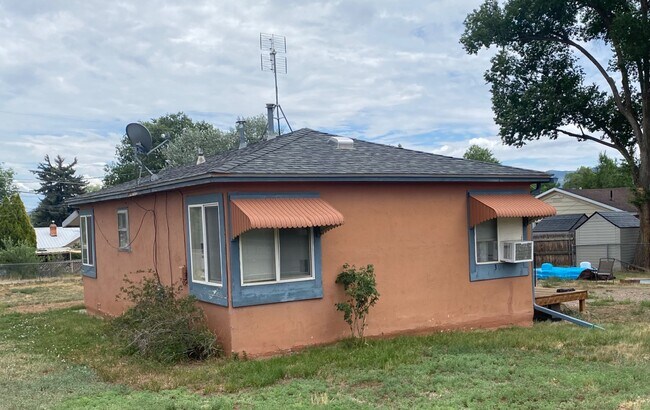 Foto del edificio - 304 S Harrison St