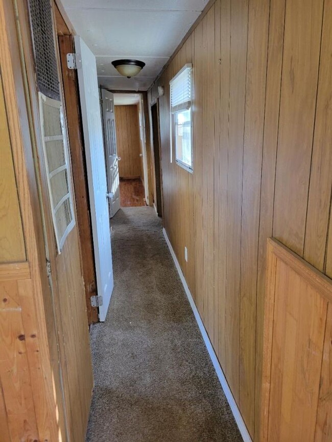 Building Photo - 2 BEDROOM 1 BATHROOM MOBILE HOME FOR RENT