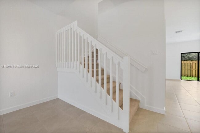 Building Photo - 250 SW 159th Ln