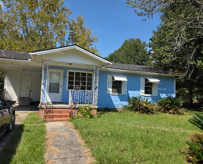 Building Photo - 101 Grand Blvd