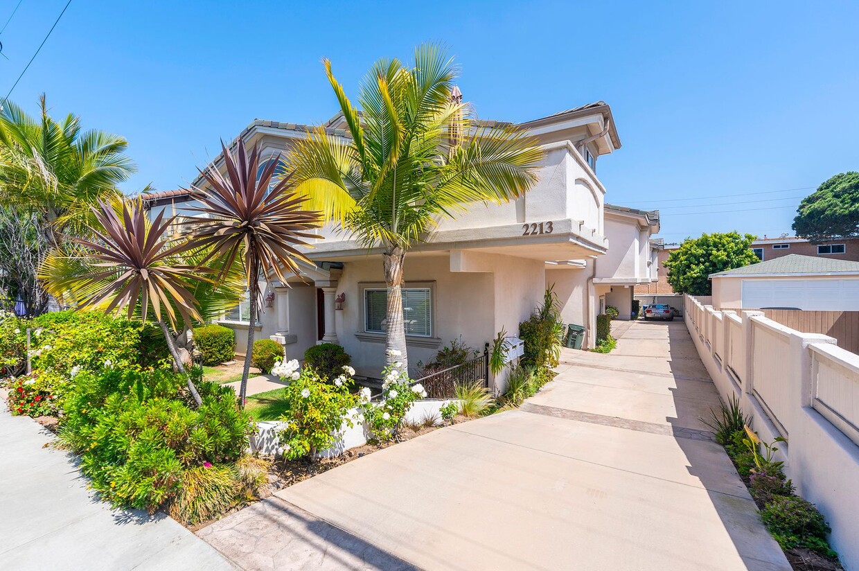 Foto principal - 2213 Carnegie Ln