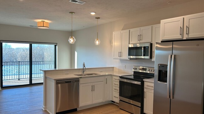 Foto del edificio - Elkhorn Landing Rentals (20605 Elkhorn Dr.)
