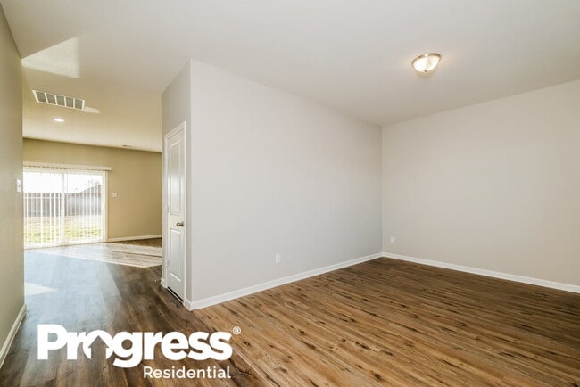 Building Photo - 506 London Dr