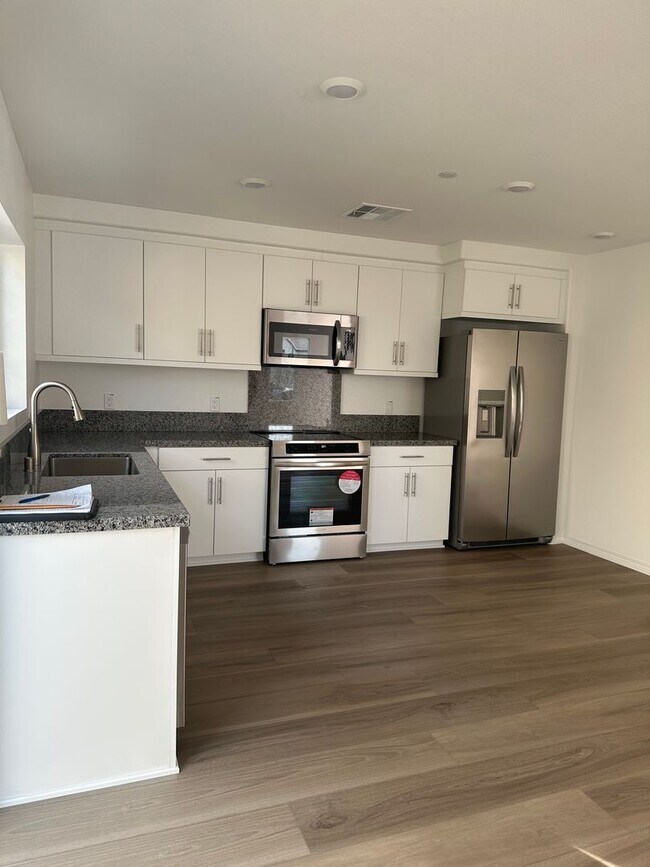 Foto del edificio - 3 Bedroom 2.5 Bath New build home in Highgrove!