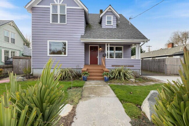 Foto del edificio - 3 Bedroom, 2.5 Bathroom CUSTOM HOME