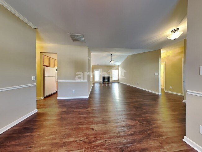Foto del edificio - 1212 Hampton Park Drive