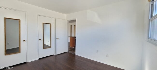 Building Photo - 17 Cuozzo St