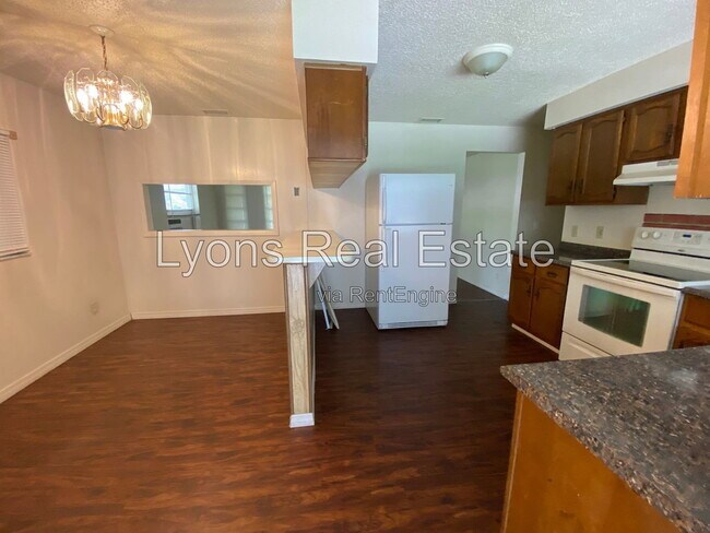 Building Photo - 7906 Suncoast Dr