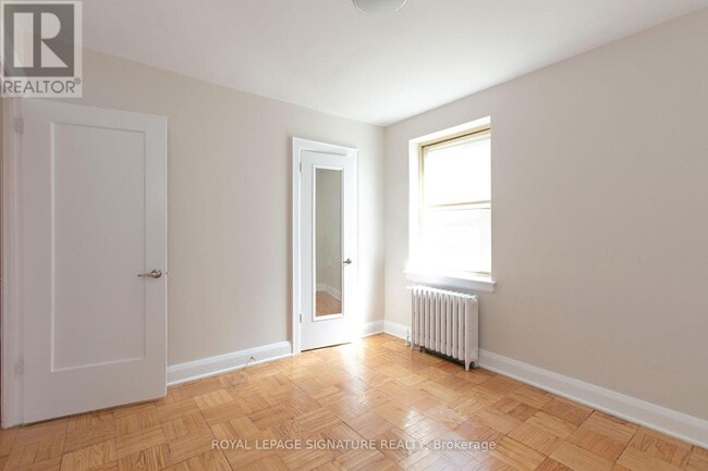 Building Photo - 394 Avenue Rd