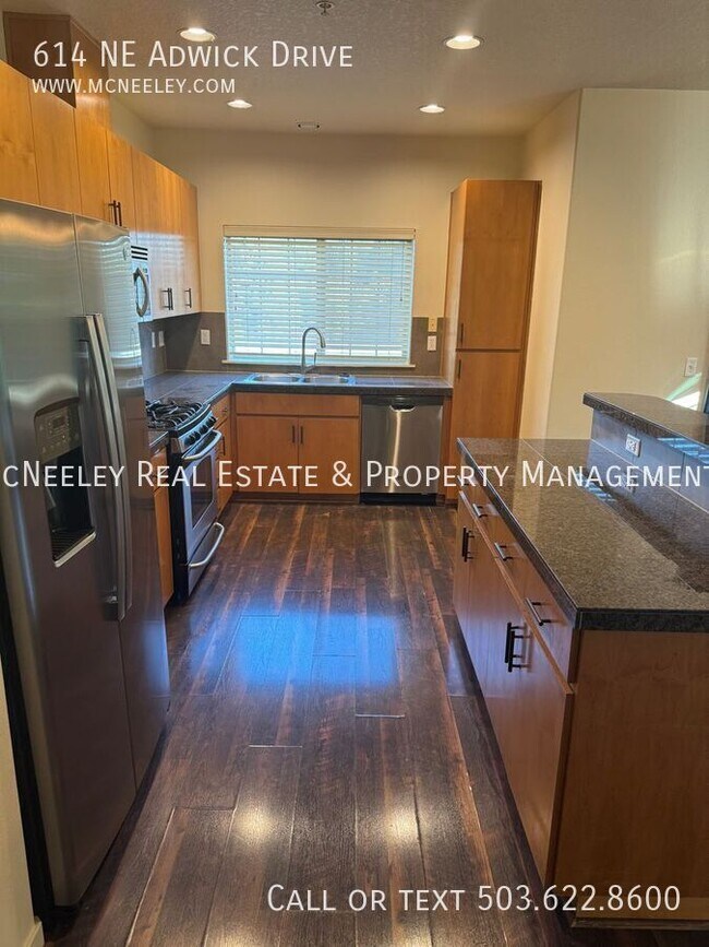 Foto del edificio - 614 NE Adwick Dr