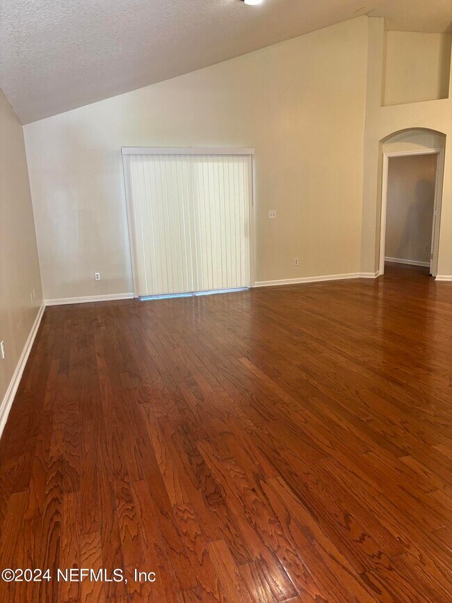 Foto del edificio - 11046 Campus Heights Ln