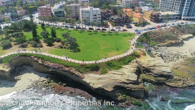 Building Photo - 2 br, 2 bath House - 1039 Coast Blvd Unit A
